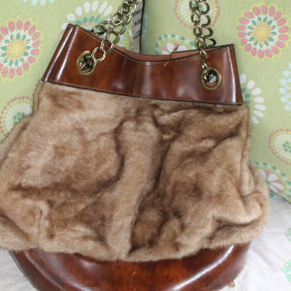 Vintage Faux Fur and Leather Large Handbag and/or Tote - Picture 6 of 13
